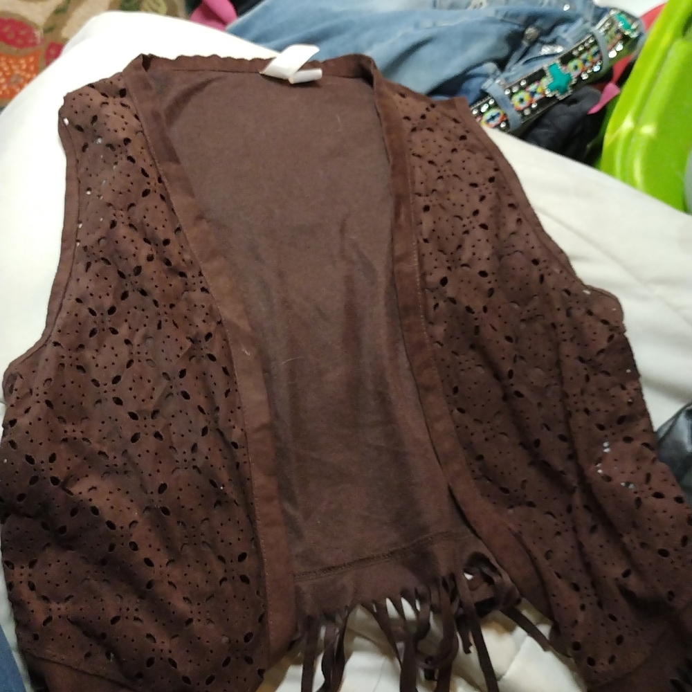 Xl fringe vest, fits like a med.